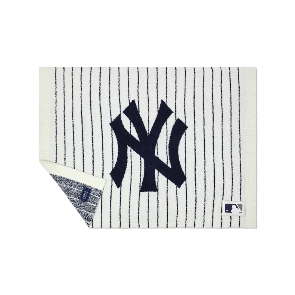 CozyChic New York Yankees Stroller Blanket - 30"x40"