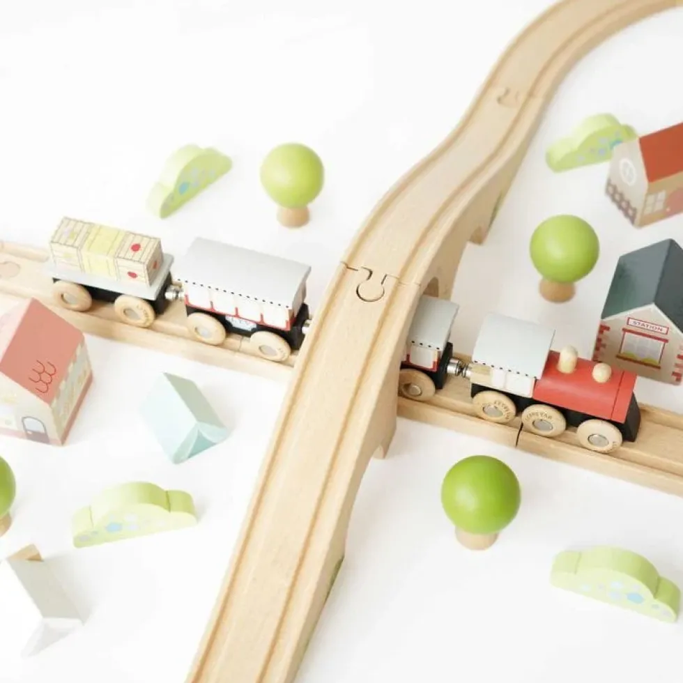 Figure 8 Wooden Train Set - 40 Pieces
