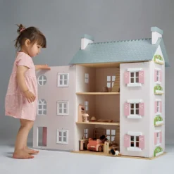 Heather Hall Dollhouse