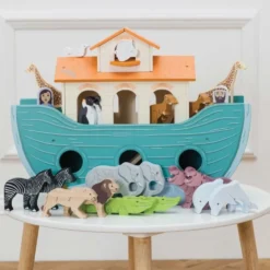 Noah’s Great Wooden Ark & Animals - 23 Pieces