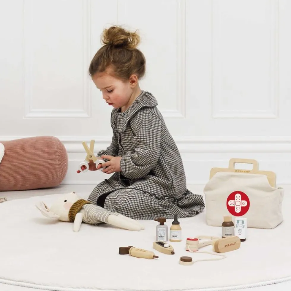 10 Piece Animal Vet Pretend Play Set