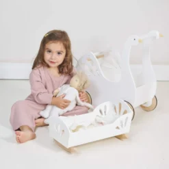 Sweet Swan Dolly Bed