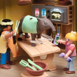 Wiltopia Animal Care Station Playset
