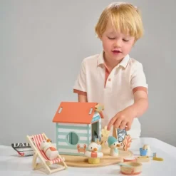 Wooden Sandy’s Beach Hut